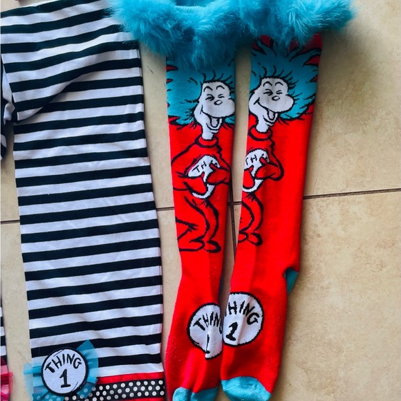 Dr. Seuss Presents Cat In The Hat  Family halloween costumes - Picture 10 of 11